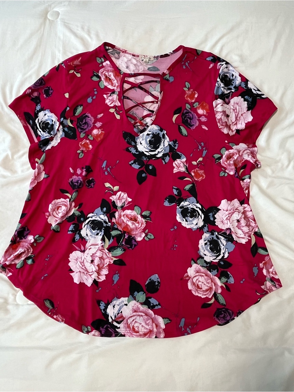 Women's Raspberry Floral Crisscross V-Neck Short Sleeve Tee Size 3X